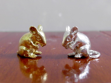รูปภาพที่1 ของสินค้า : A009 หนูคู่เงิน ทองเล็กทองเหลือง 