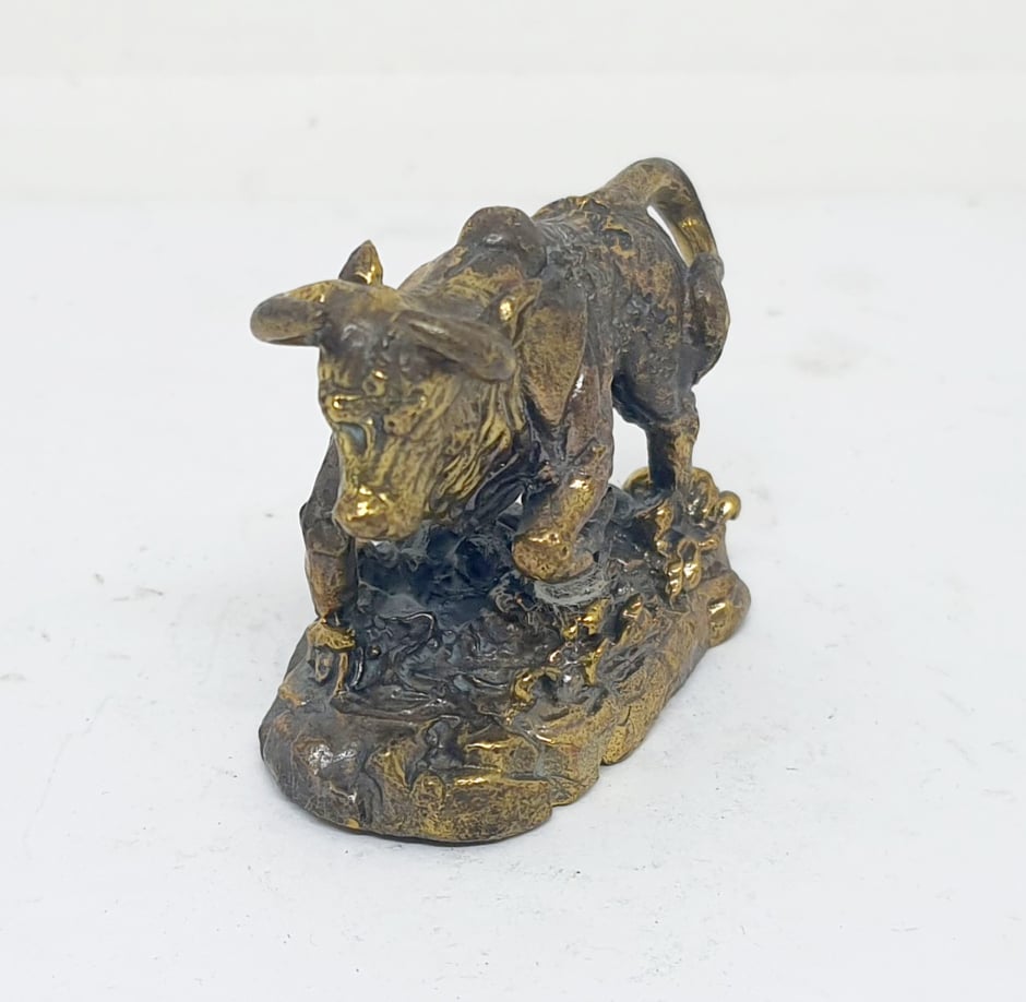 รูปภาพที่1 ของสินค้า : A062 วัวกระทิงทองเหลืองขนาดเล็ก 