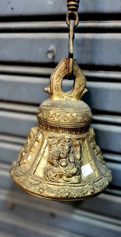 รูปภาพที่1 ของสินค้า : R111 ระฆังทองเหลืองพร้อมโซ่ งานอินเดีย 